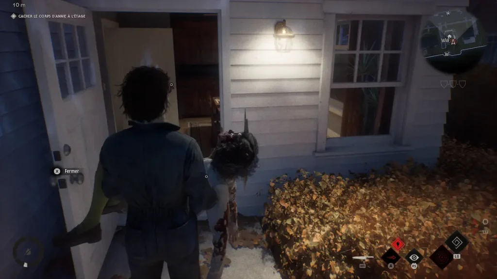 Michael Myers transporte le corps d’une victime dans Halloween: The Game